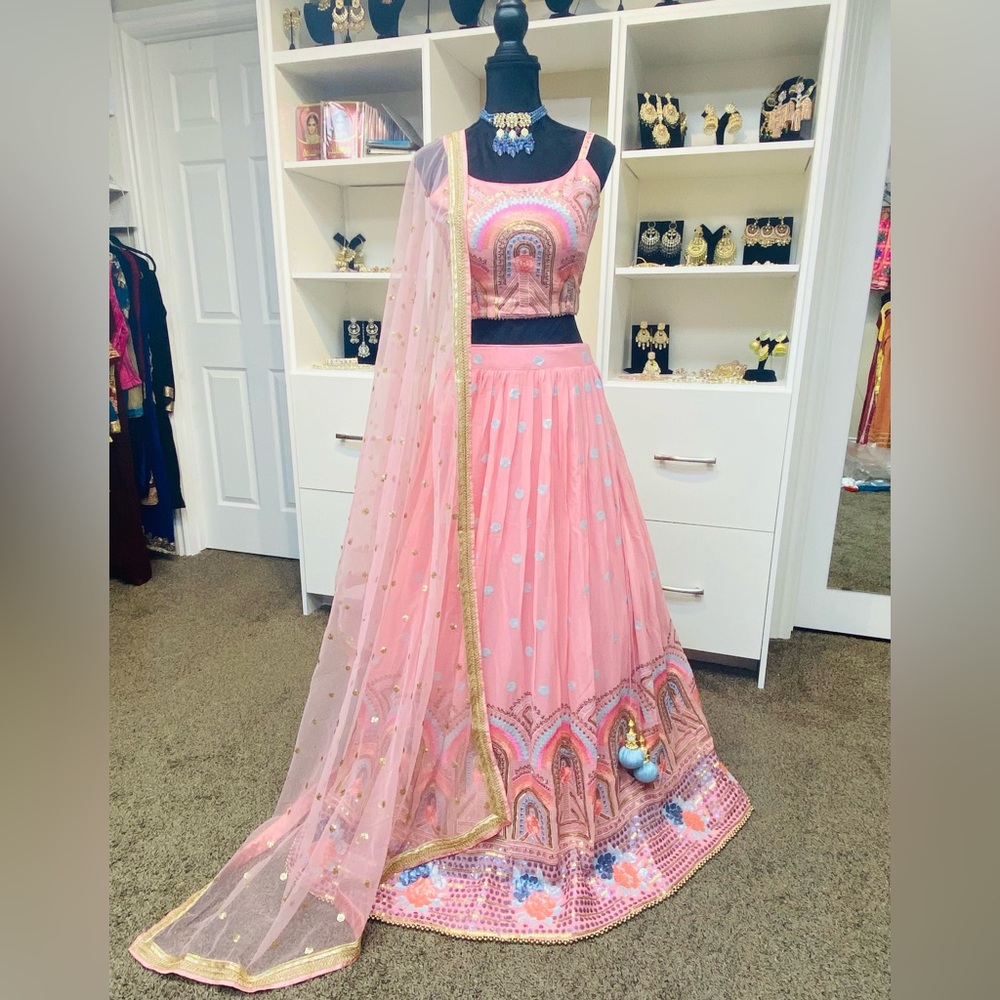 Sabyasachi lehnga fabric is gorgett